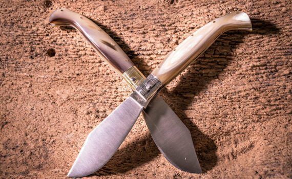 Coltelli Tipici 4 coltelli tipici scuoio